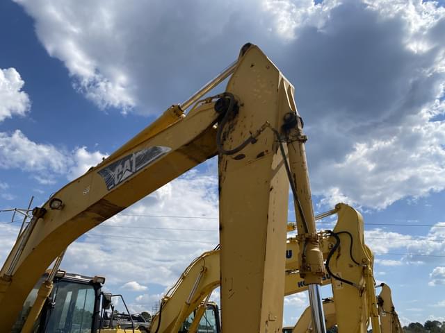 Image of Caterpillar 320CL equipment image 4