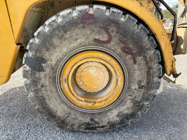 Image of Caterpillar 740 equipment image 4