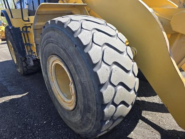 Image of Caterpillar 966H equipment image 4