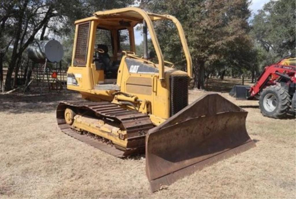 2006 Caterpillar D3G LGP Equipment Image0