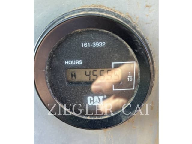 Image of Caterpillar D5G equipment image 4