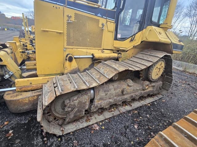 Image of Caterpillar D5M equipment image 4