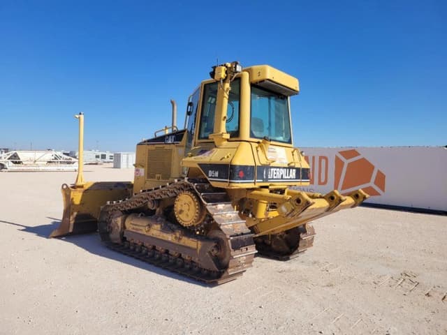 Image of Caterpillar D5N equipment image 2