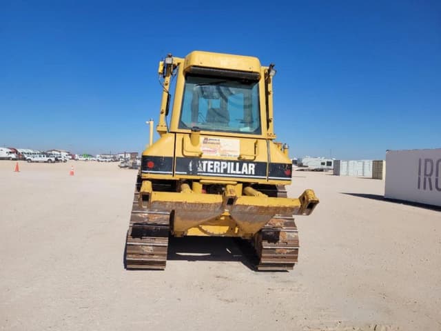 Image of Caterpillar D5N equipment image 3