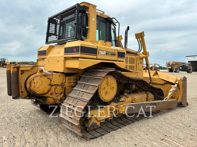 Image of Caterpillar D6R equipment image 2