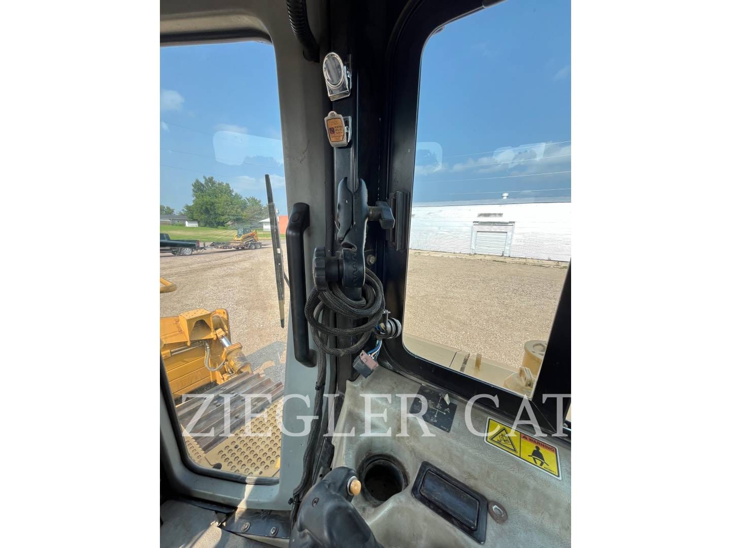 2006 Caterpillar D6R XW Equipment Image0