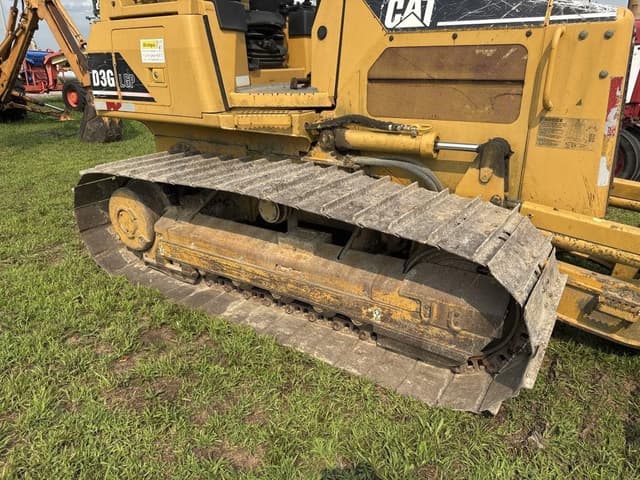 Image of Caterpillar D3G equipment image 3