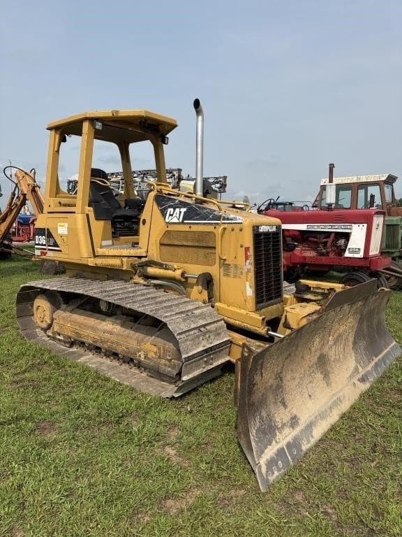 Image of Caterpillar D3G equipment image 2