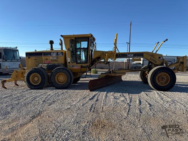 Image of Caterpillar 143H equipment image 3
