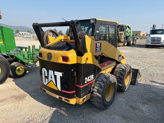 Image of Caterpillar 242B equipment image 4