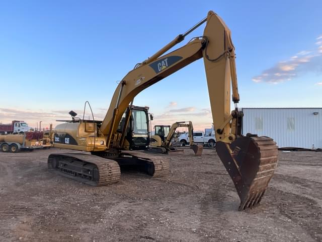 Image of Caterpillar 320L equipment image 2