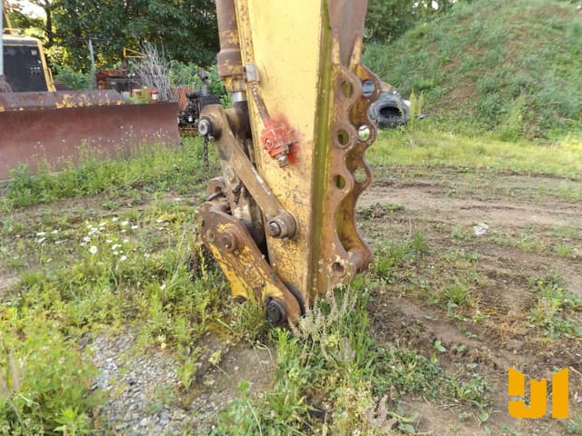 Image of Caterpillar 330CL equipment image 4