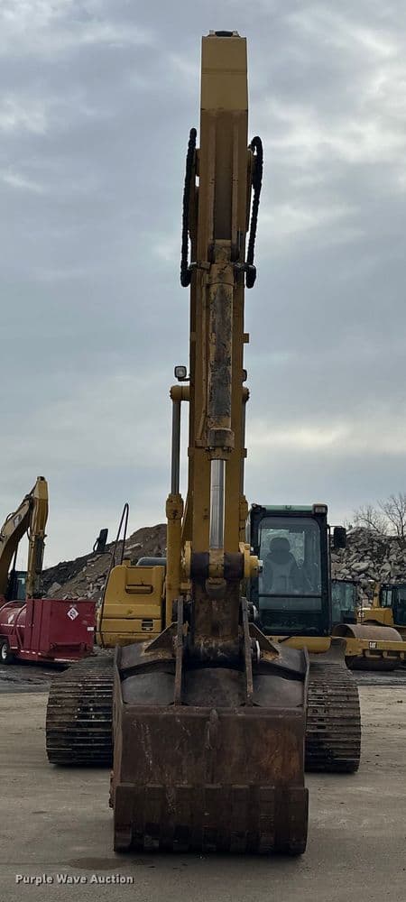 Image of Caterpillar 330D equipment image 1