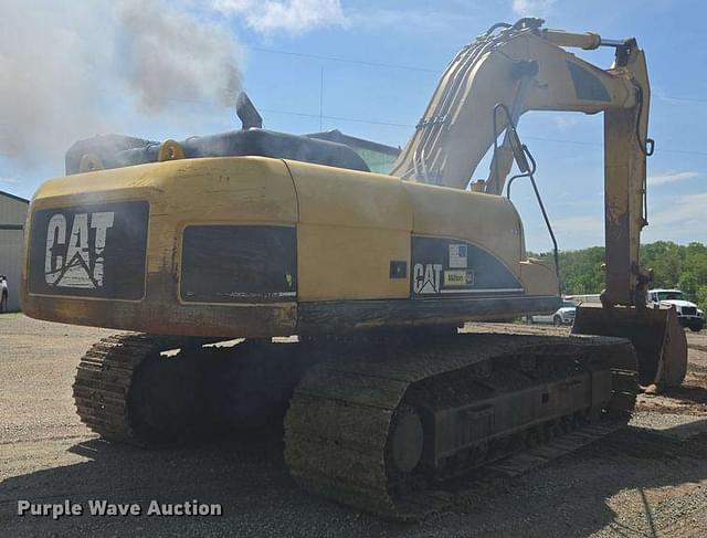 Image of Caterpillar 330DL equipment image 4