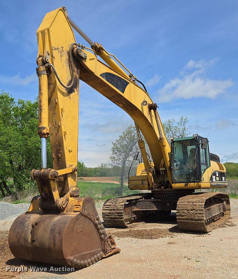 Image of Caterpillar 330DL Primary image