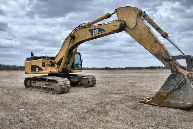 Image of Caterpillar 345CL equipment image 4