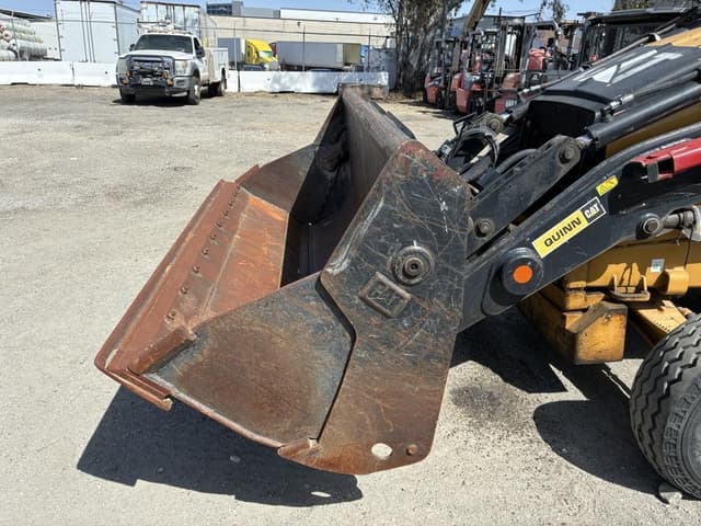 Image of Caterpillar 420D equipment image 4