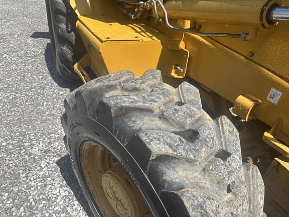 Image of Caterpillar 420D equipment image 4