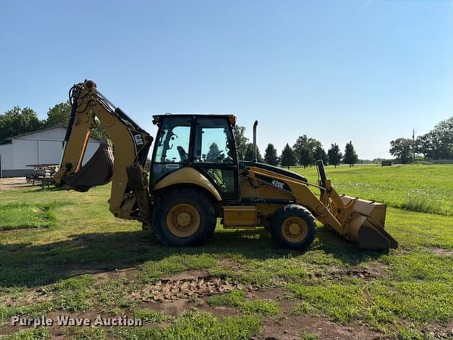 Image of Caterpillar 420E equipment image 3