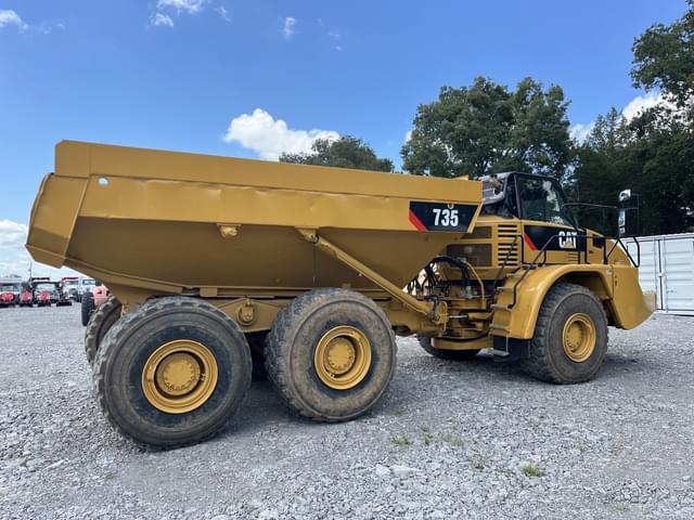 Image of Caterpillar 735 equipment image 4