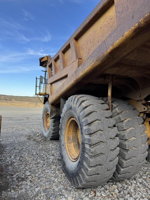 Image of Caterpillar 775E equipment image 4