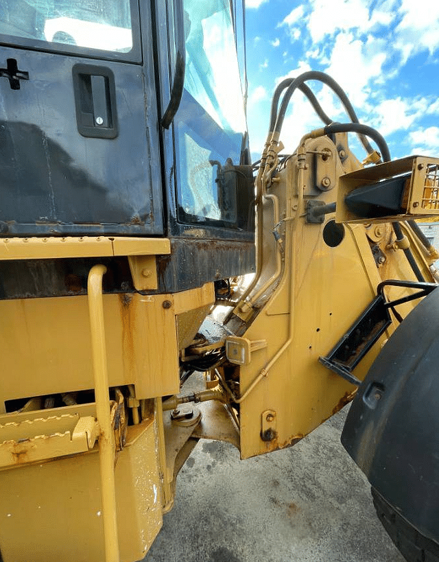 Image of Caterpillar 924G equipment image 3