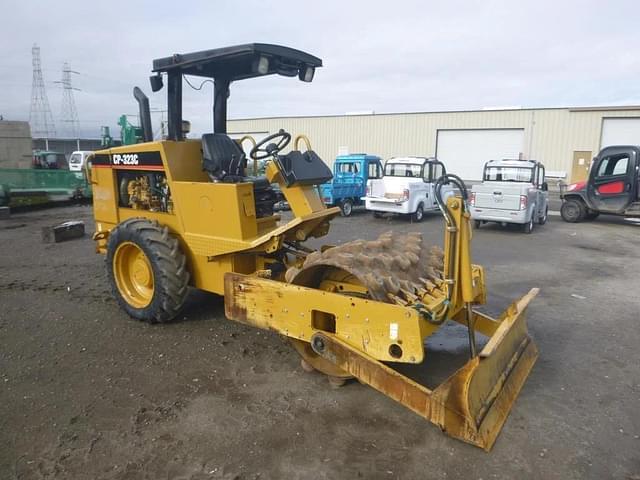 Image of Caterpillar CP-323C equipment image 1