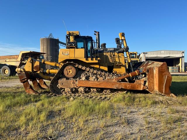 Image of Caterpillar D10T equipment image 1