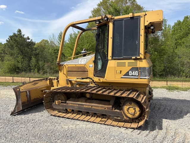Image of Caterpillar D4G equipment image 3