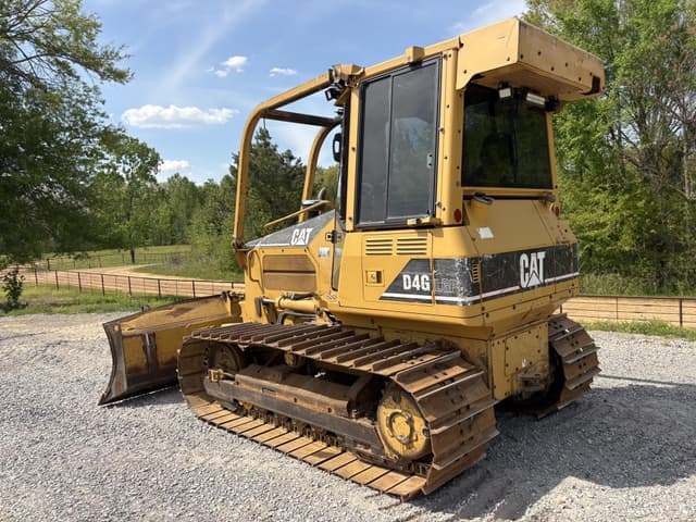 Image of Caterpillar D4G equipment image 2