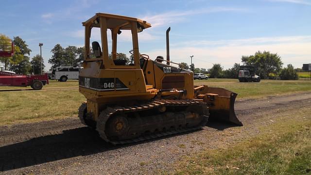 Image of Caterpillar D4GXL equipment image 4