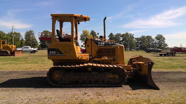 Image of Caterpillar D4GXL equipment image 3