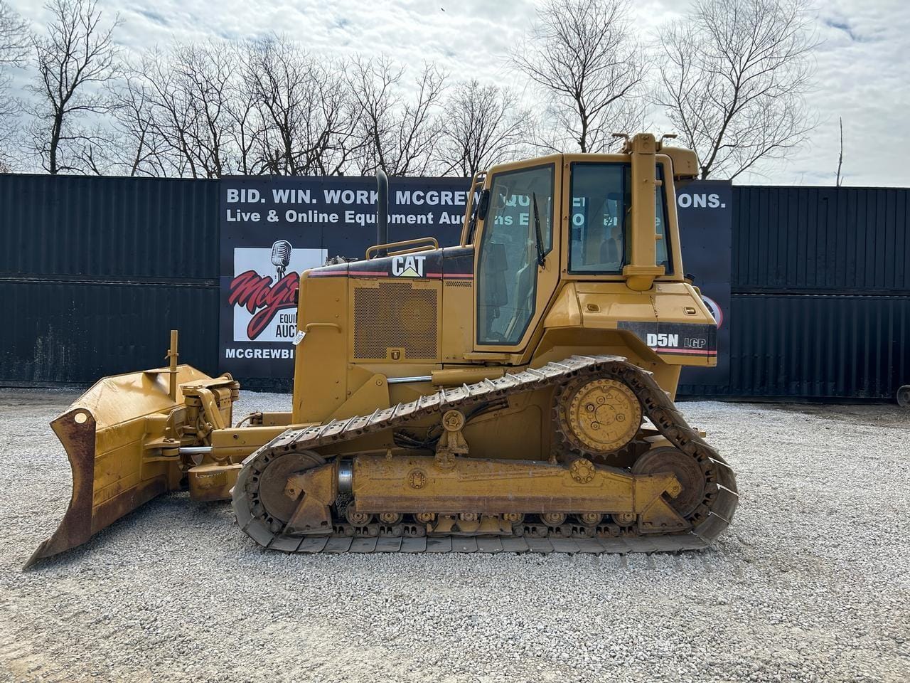 2006 Caterpillar D5N LGP Equipment Image0