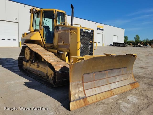 Image of Caterpillar D6 equipment image 2