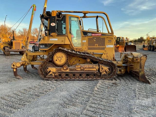 Image of Caterpillar D6N XL equipment image 3