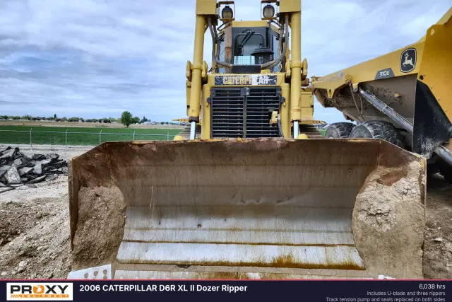 Image of Caterpillar D6R XL equipment image 3