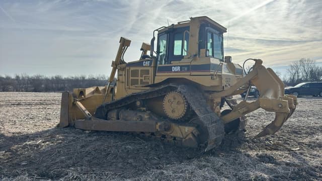 Image of Caterpillar D6R equipment image 2