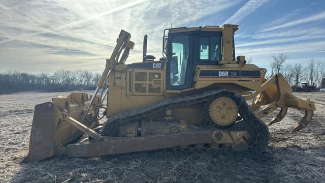 Image of Caterpillar D6R equipment image 1