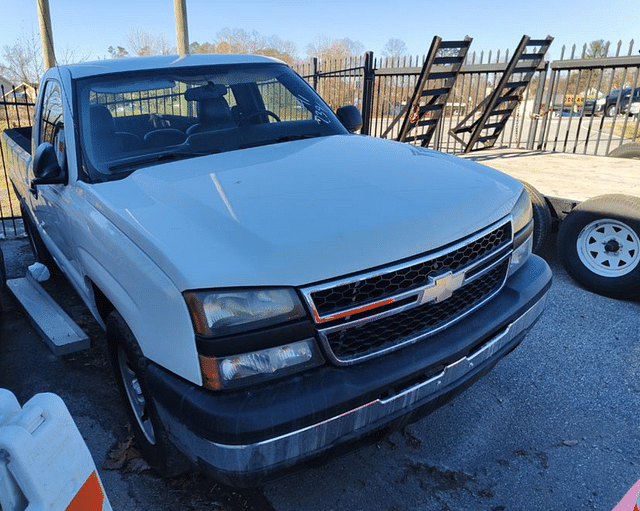 Image of Chevrolet 1500 equipment image 4