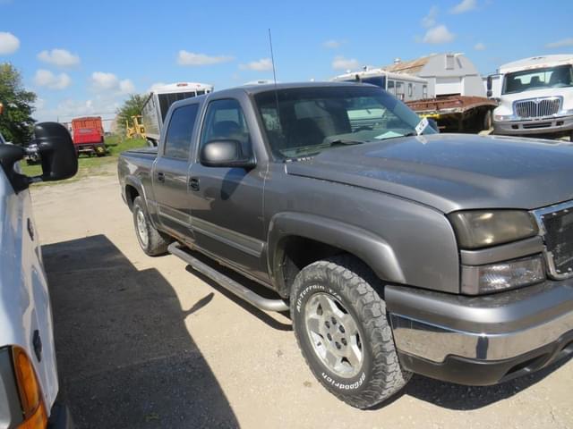 Image of Chevrolet 1500 equipment image 2
