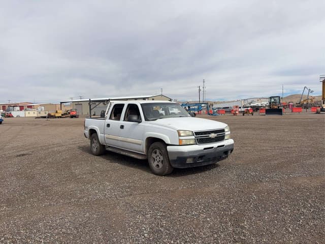 Image of Chevrolet 1500 equipment image 2