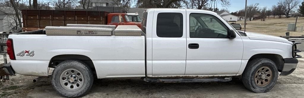 2006 Chevrolet 1500 Equipment Image0