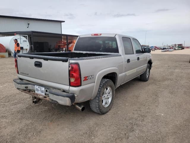 Image of Chevrolet 1500 equipment image 4