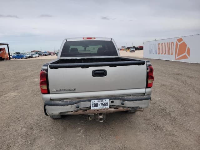 Image of Chevrolet 1500 equipment image 3