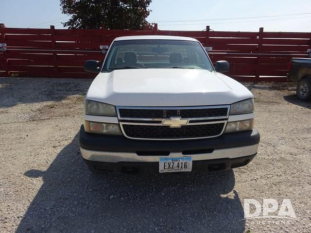 Image of Chevrolet 1500 equipment image 4