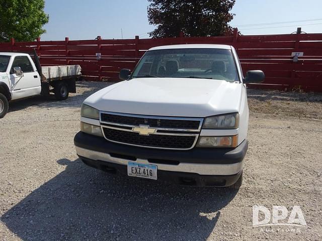 Image of Chevrolet 1500 equipment image 2