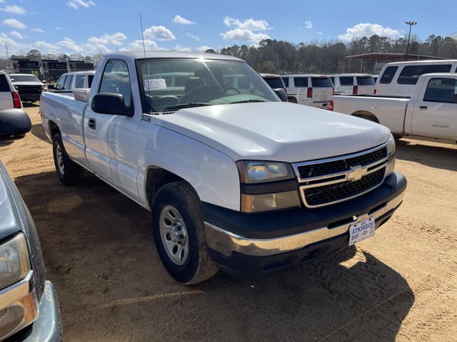 Image of Chevrolet 1500 equipment image 4