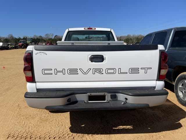 Image of Chevrolet 1500 equipment image 2