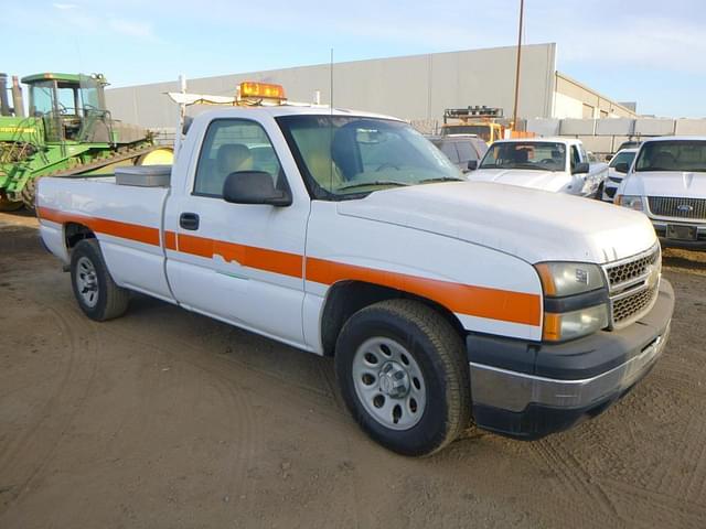 Image of Chevrolet 1500 equipment image 1