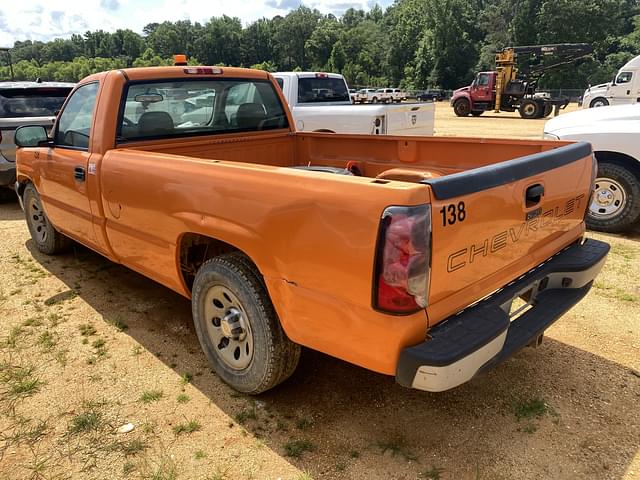 Image of Chevrolet 1500 equipment image 1